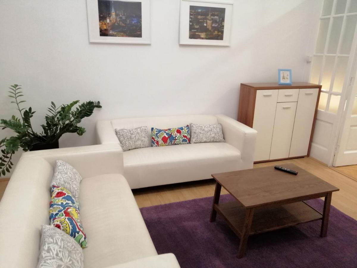 Filinhome Zmaj Jovina Suite Novi Sad Esterno foto