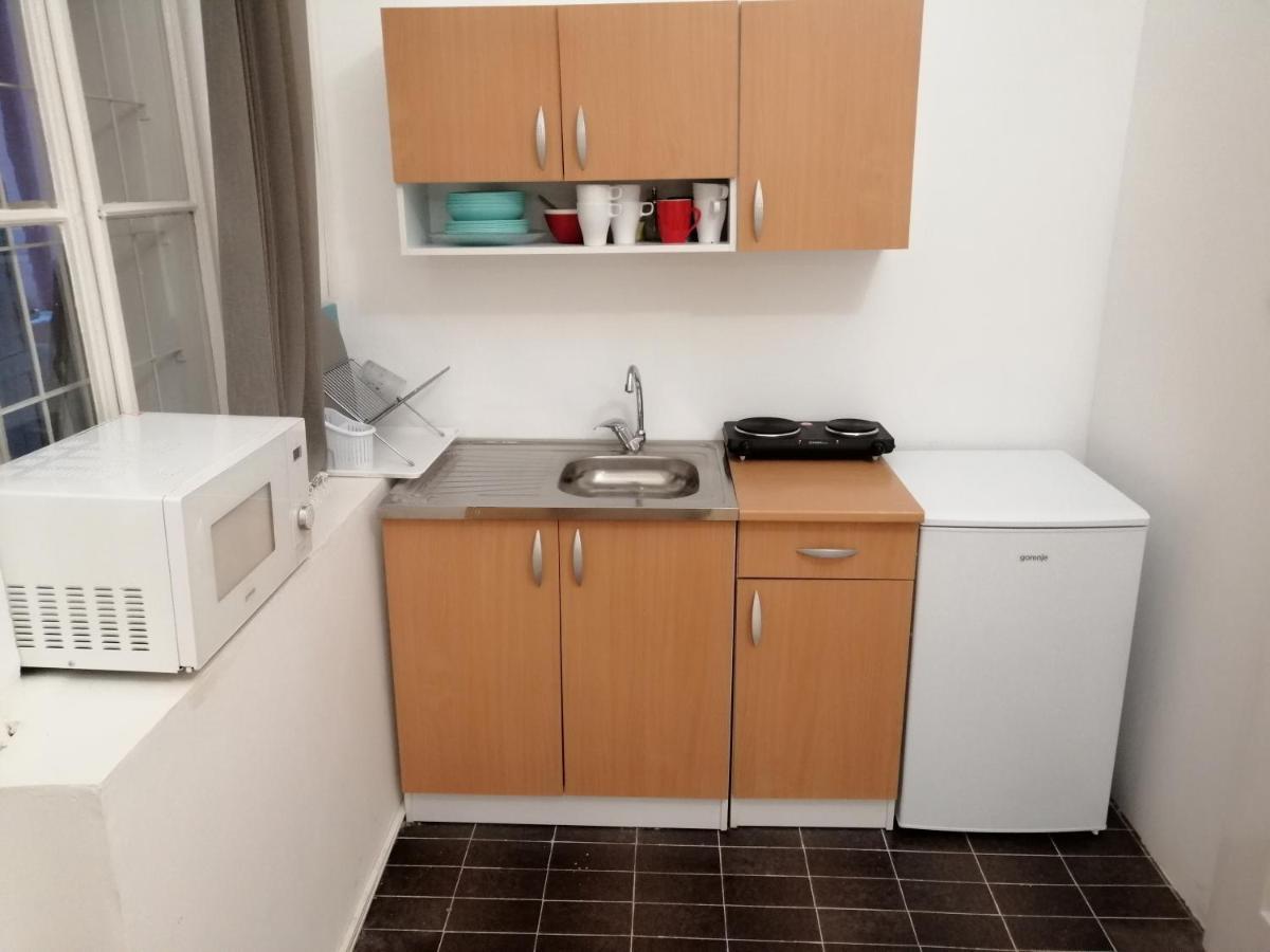 Filinhome Zmaj Jovina Suite Novi Sad Esterno foto