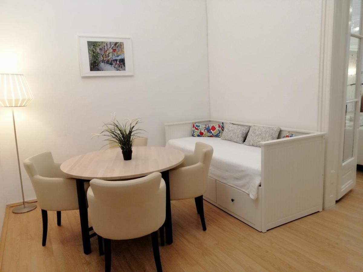 Filinhome Zmaj Jovina Suite Novi Sad Esterno foto