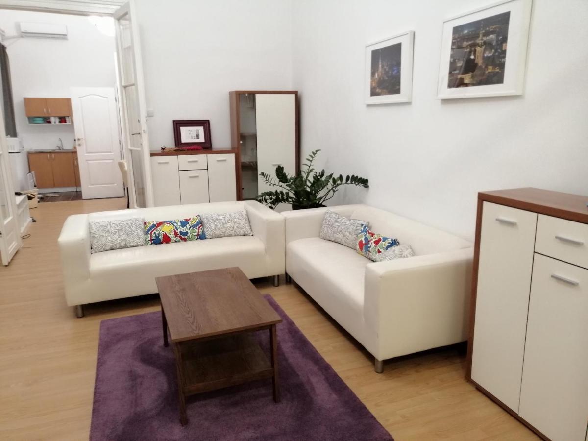 Filinhome Zmaj Jovina Suite Novi Sad Esterno foto