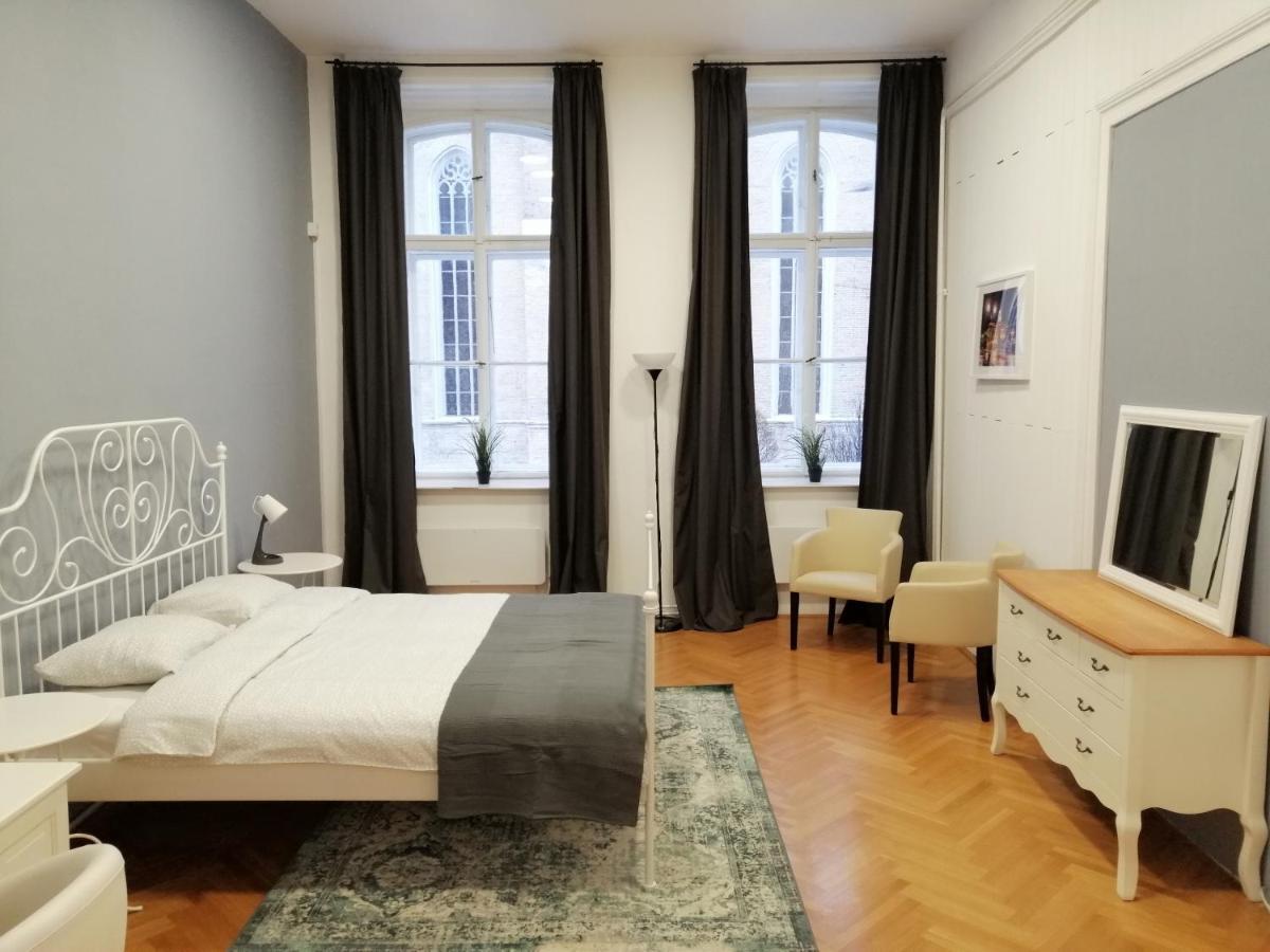 Filinhome Zmaj Jovina Suite Novi Sad Esterno foto